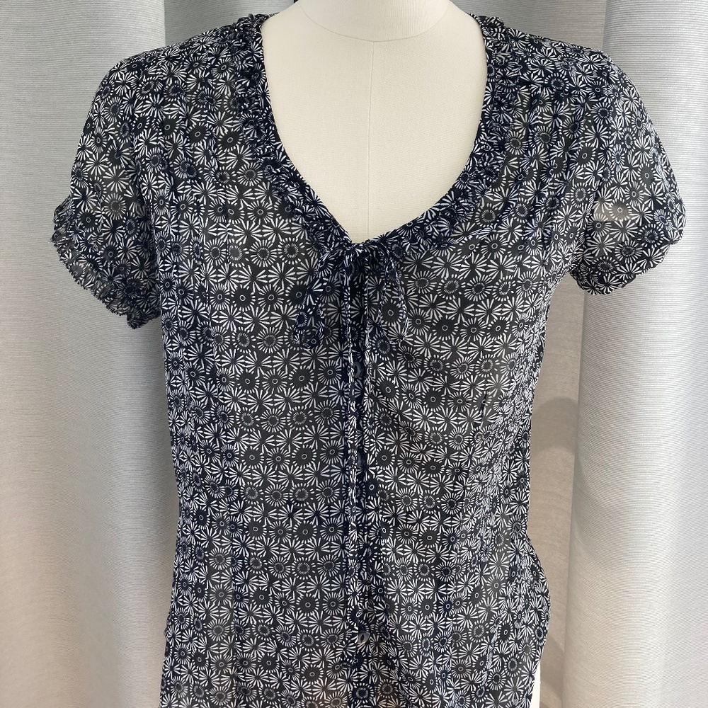 Short Sleeve B/W Floral Print Blouse